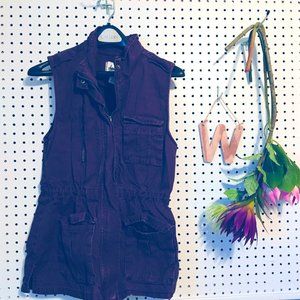 Boutique cargo vest *DONATED*